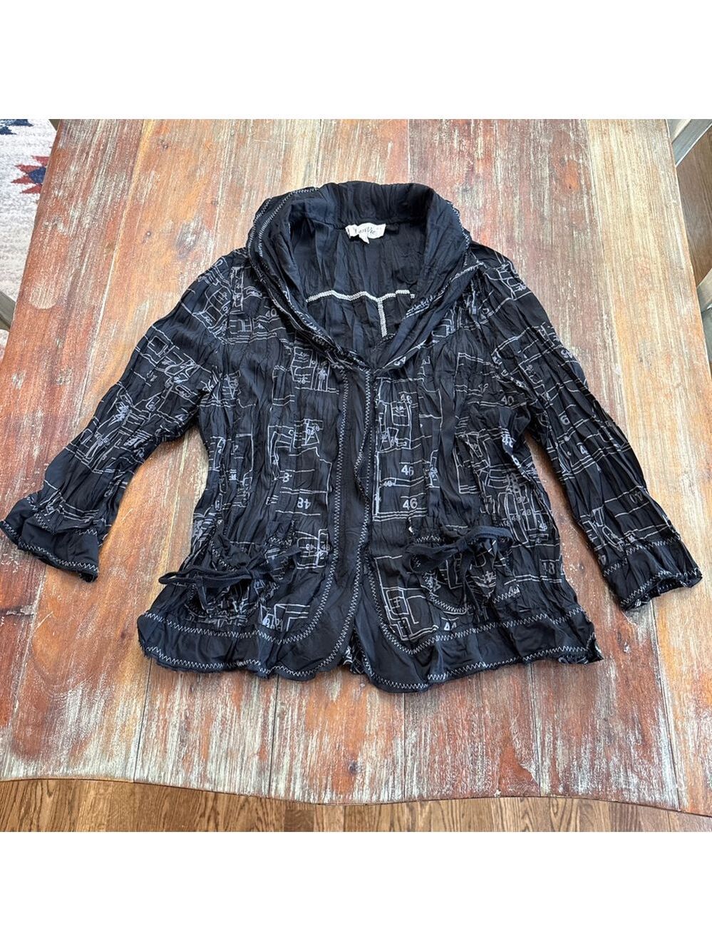 LanVie Black and White Printed Crinkle Jacket Size 12